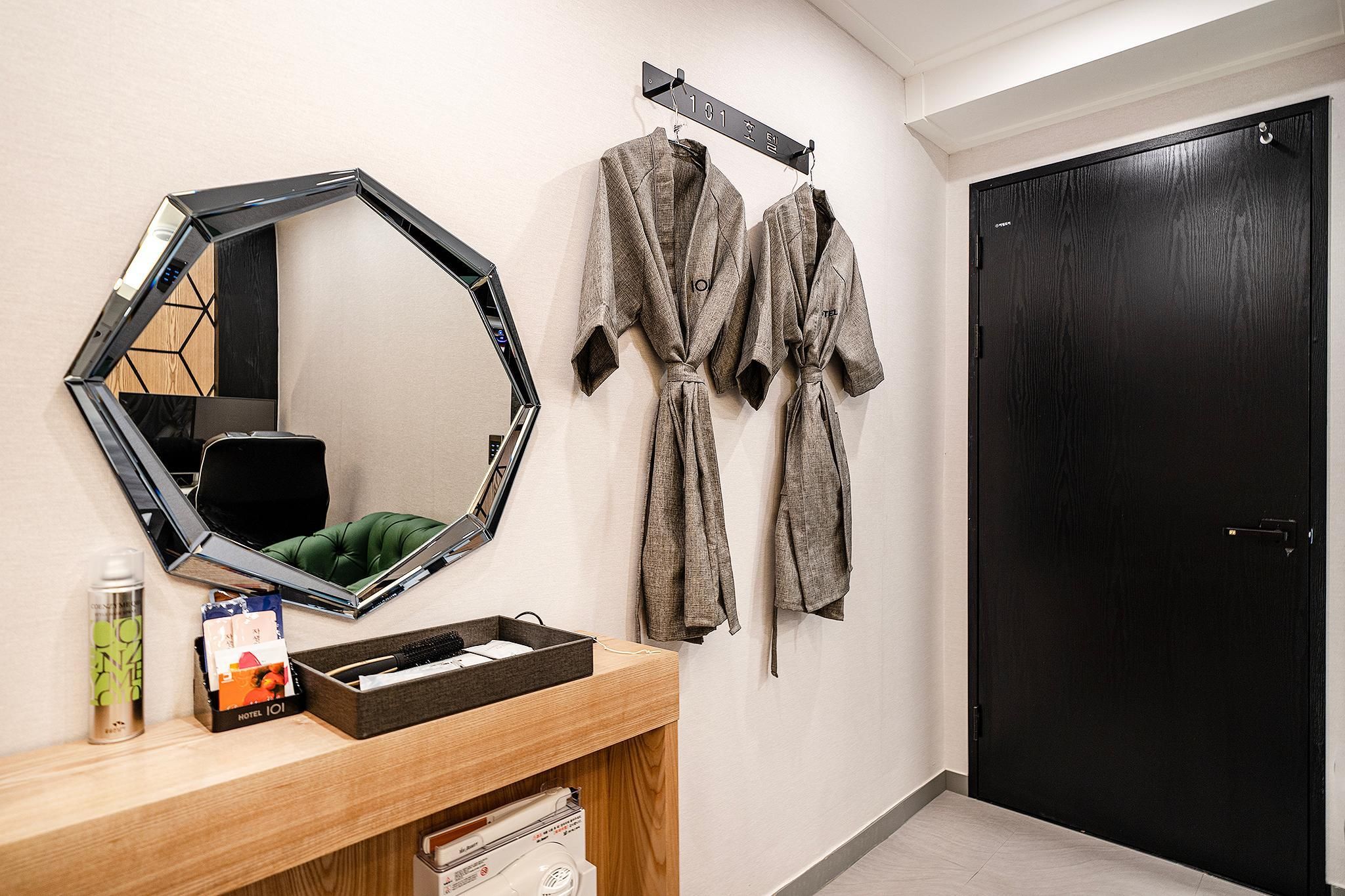 Room amenity