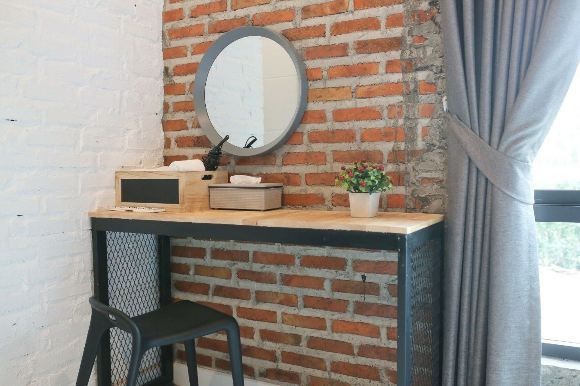 Room amenity