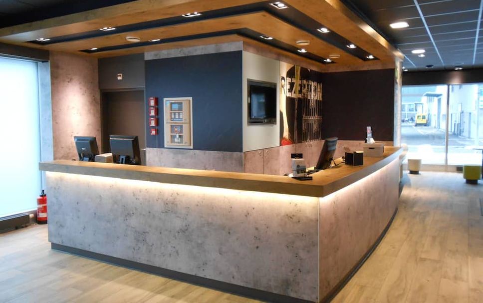Front desk Photo