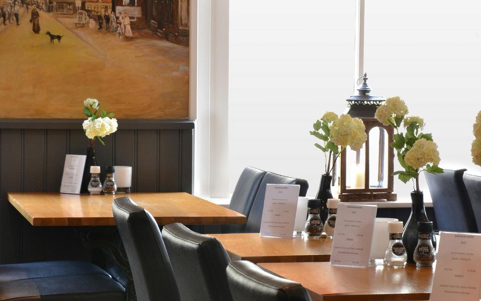 Restaurant Photo