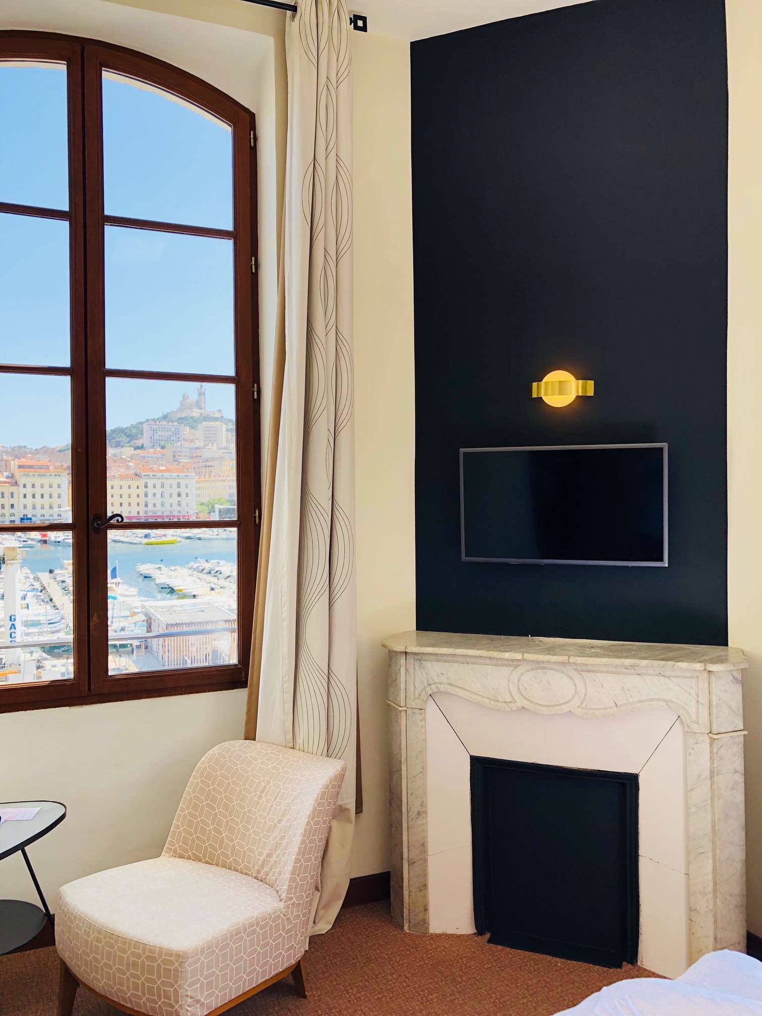Room amenity