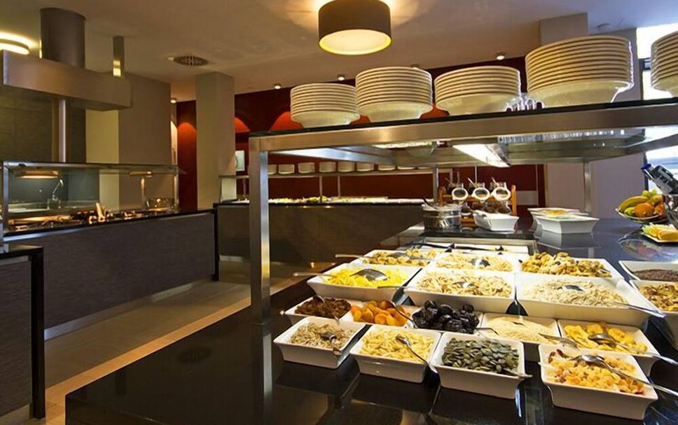 Buffet Photo