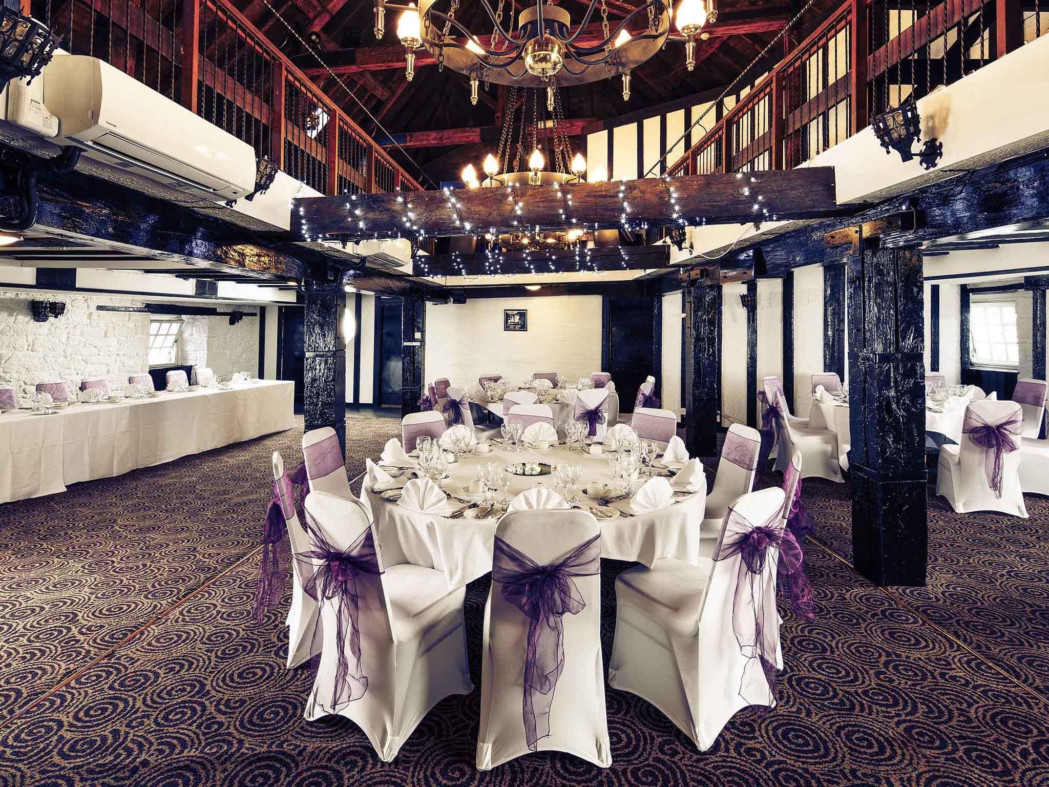 Banquet hall
