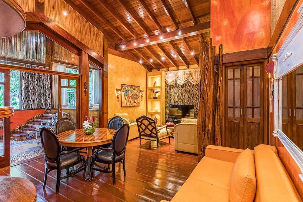 Dining room Photo