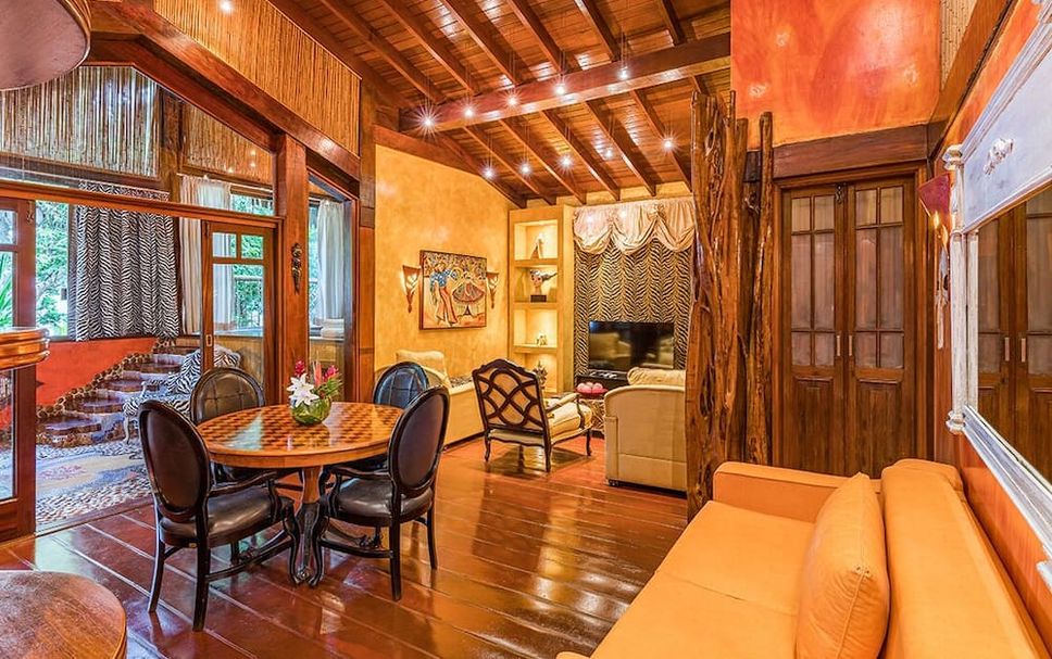 Dining room Photo