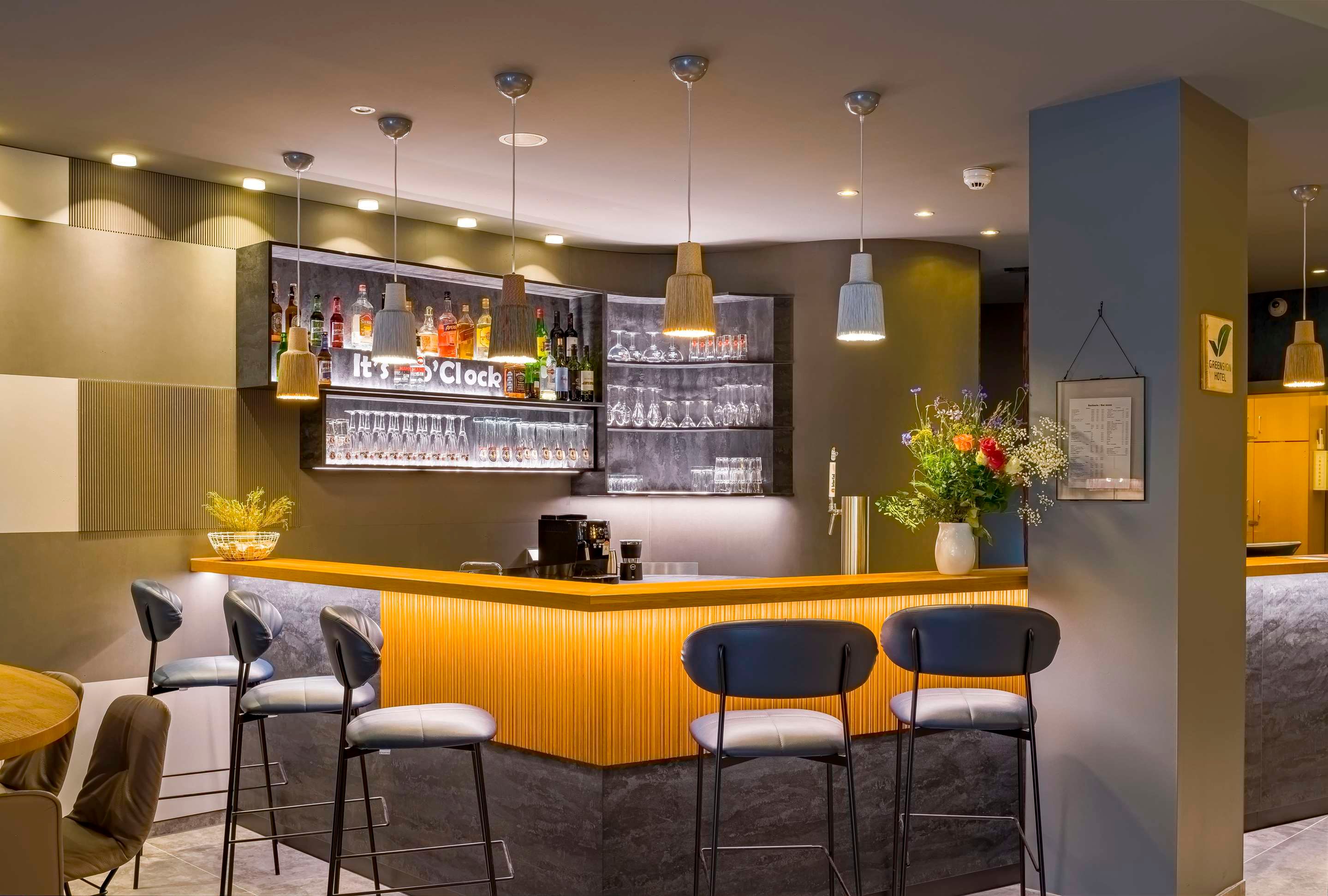 Bar Photo
