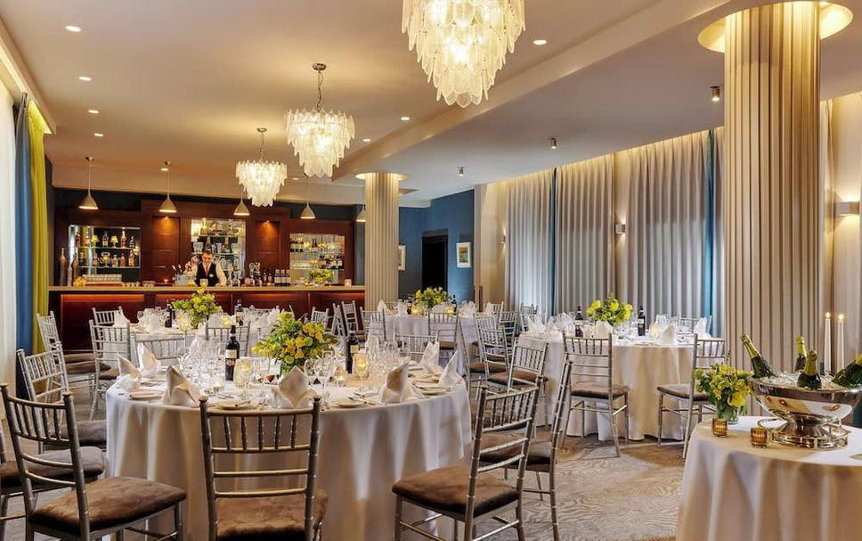 Banquet hall Photo