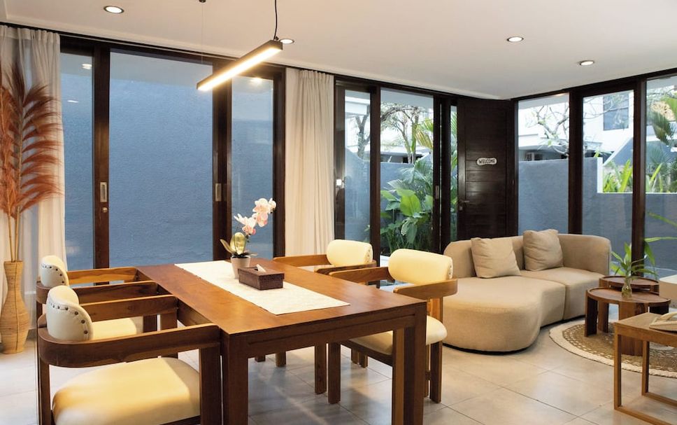 Dining room Photo