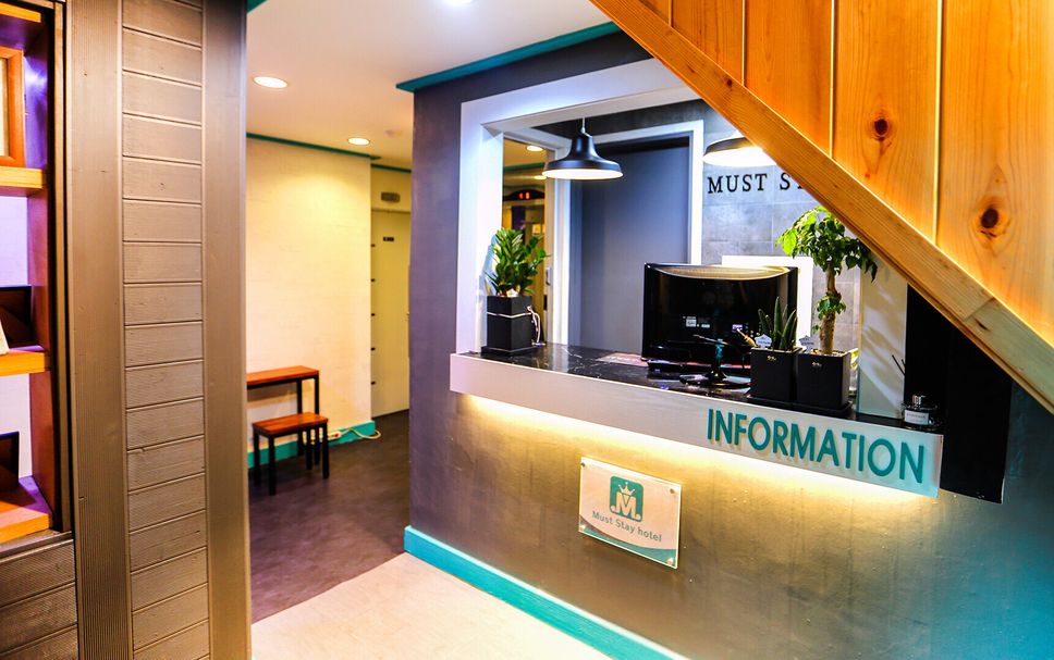 Front desk Photo