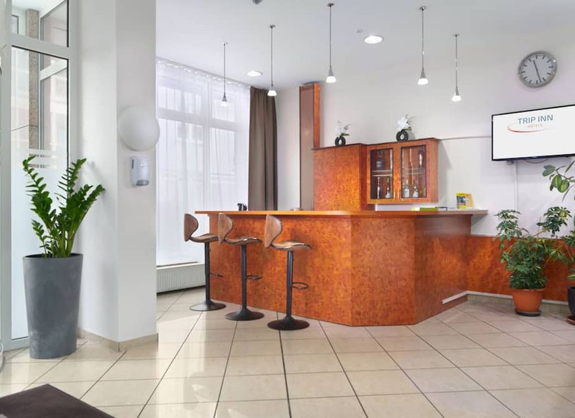 Front desk Photo
