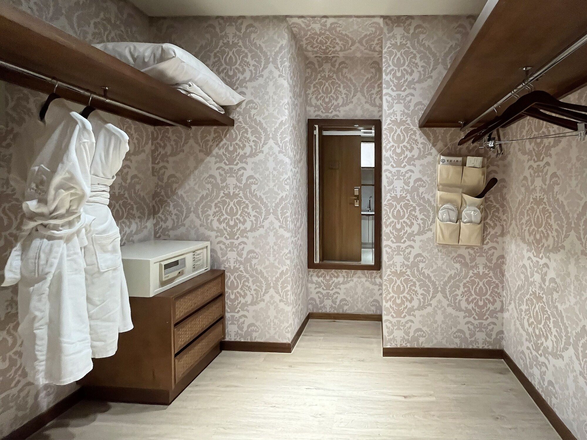 Room amenity