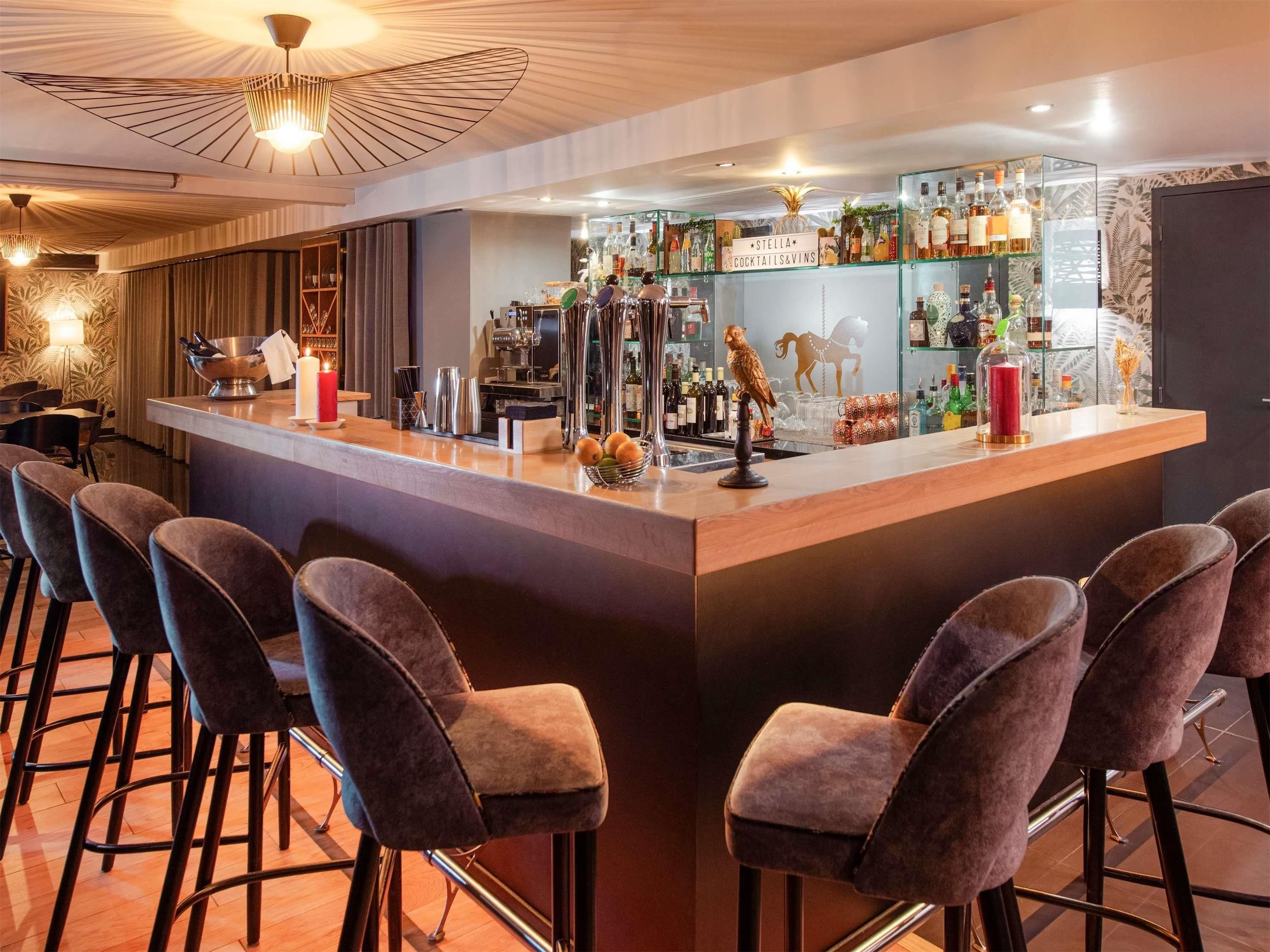 Bar Photo