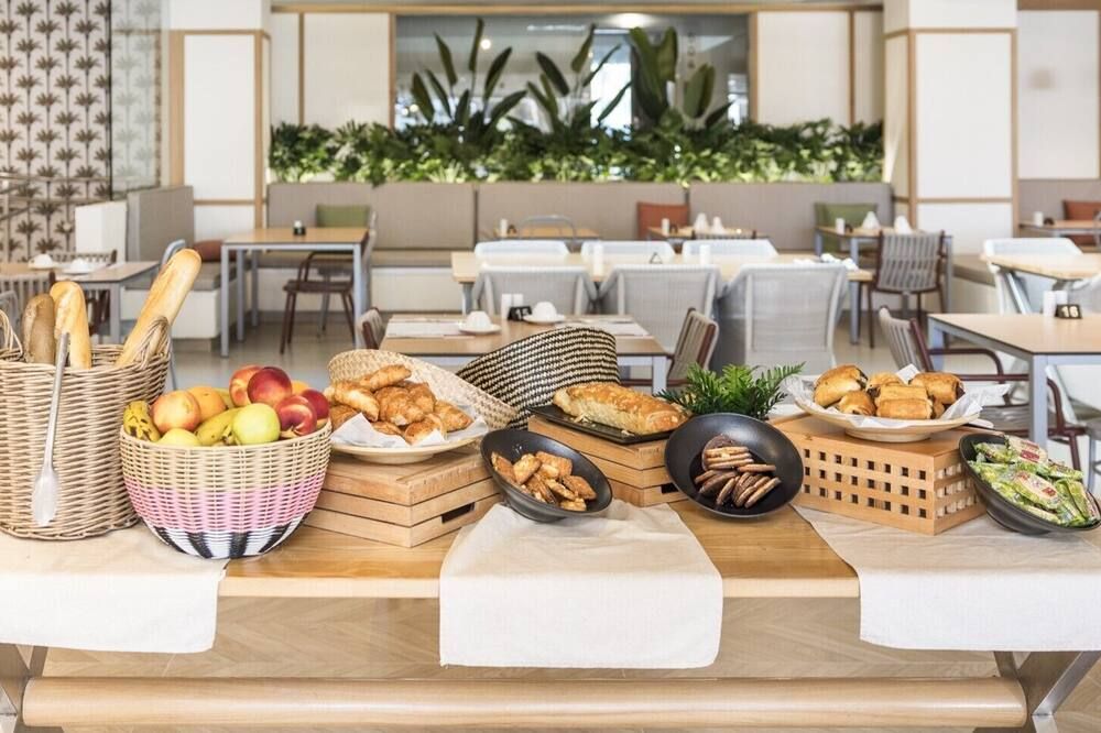 Buffet Photo