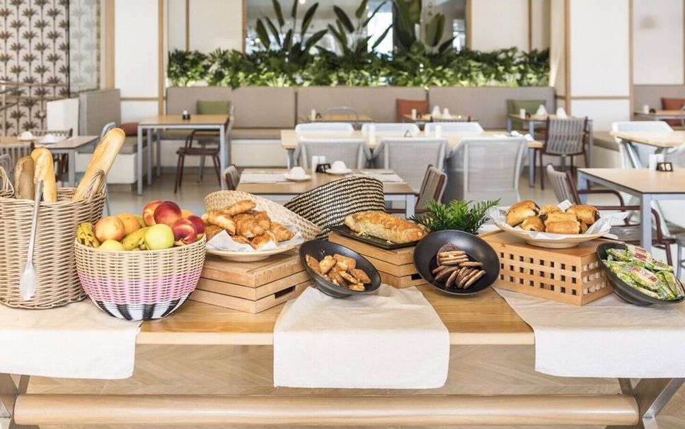 Buffet Photo