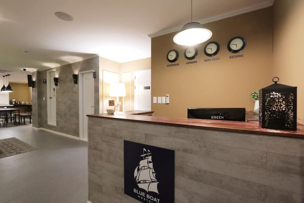 Front desk Photo