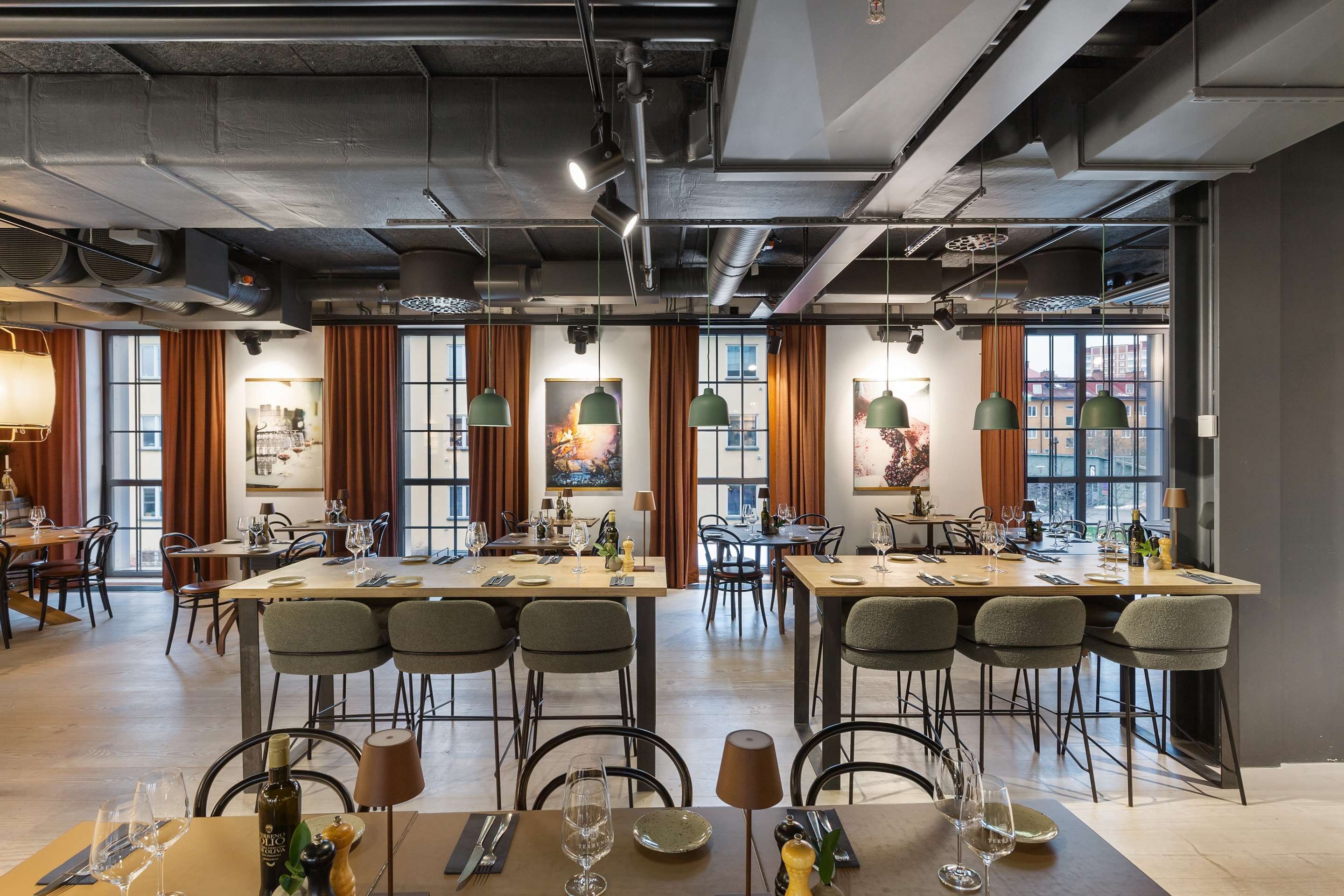 Restaurant Photo