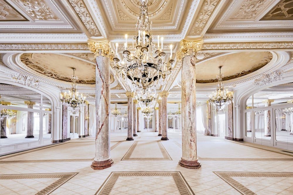 Banquet hall
