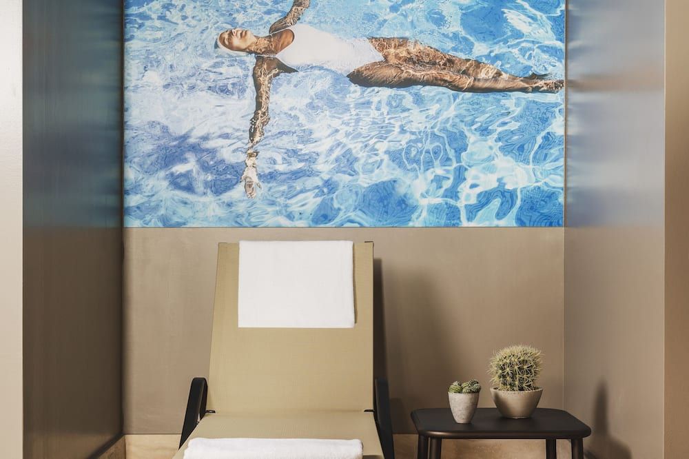 Room amenity