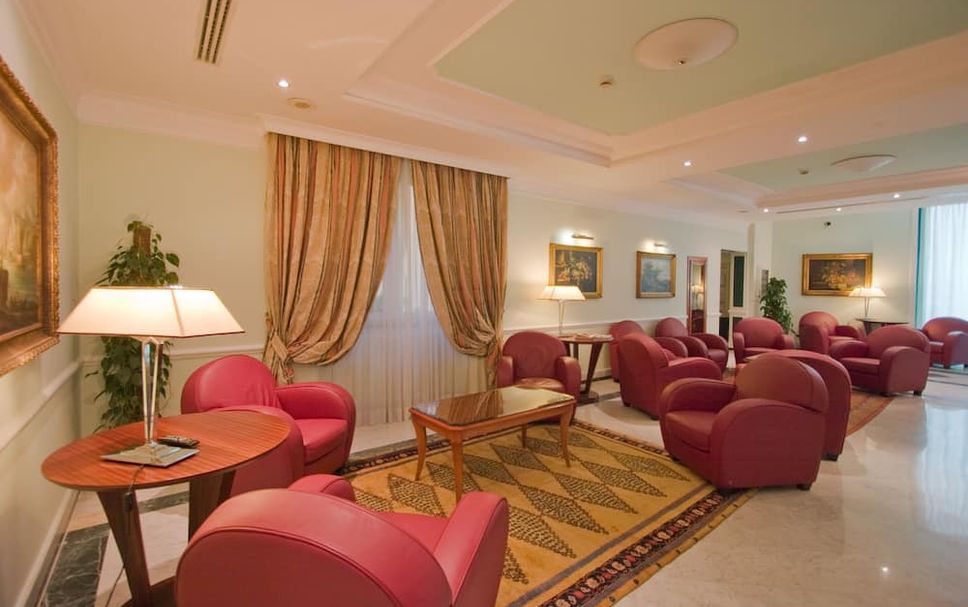 Lounge Photo