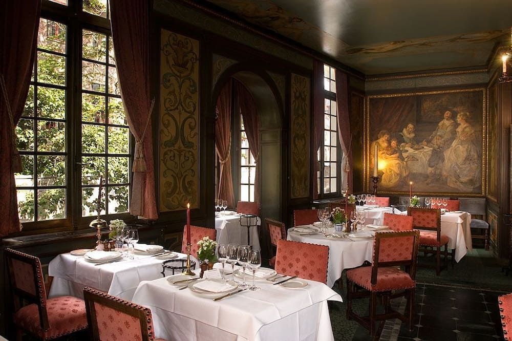 Restaurant Photo