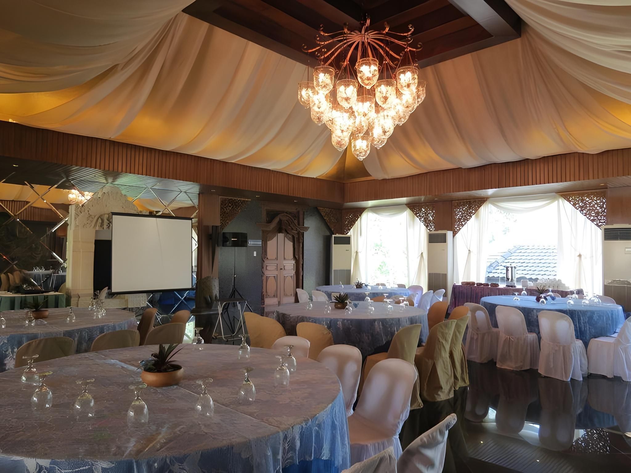 Banquet hall