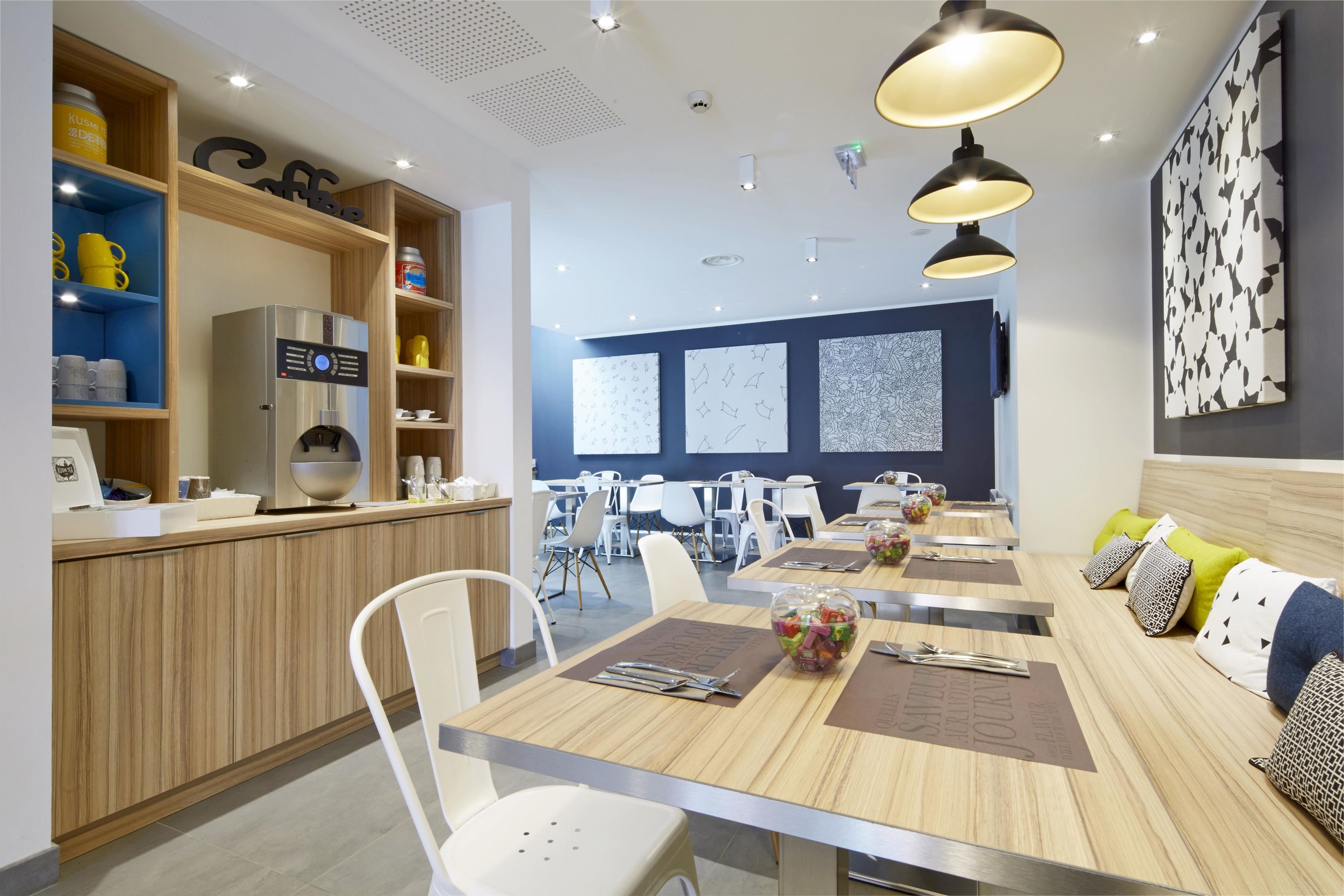 Dining room Photo