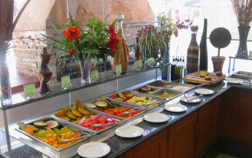Buffet Photo