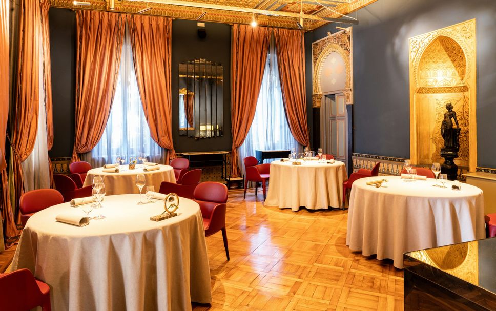 Restaurant Photo