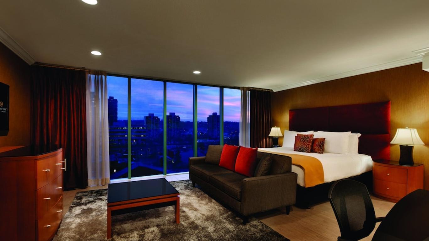 Executive Suites Hotel Metro Vancouver