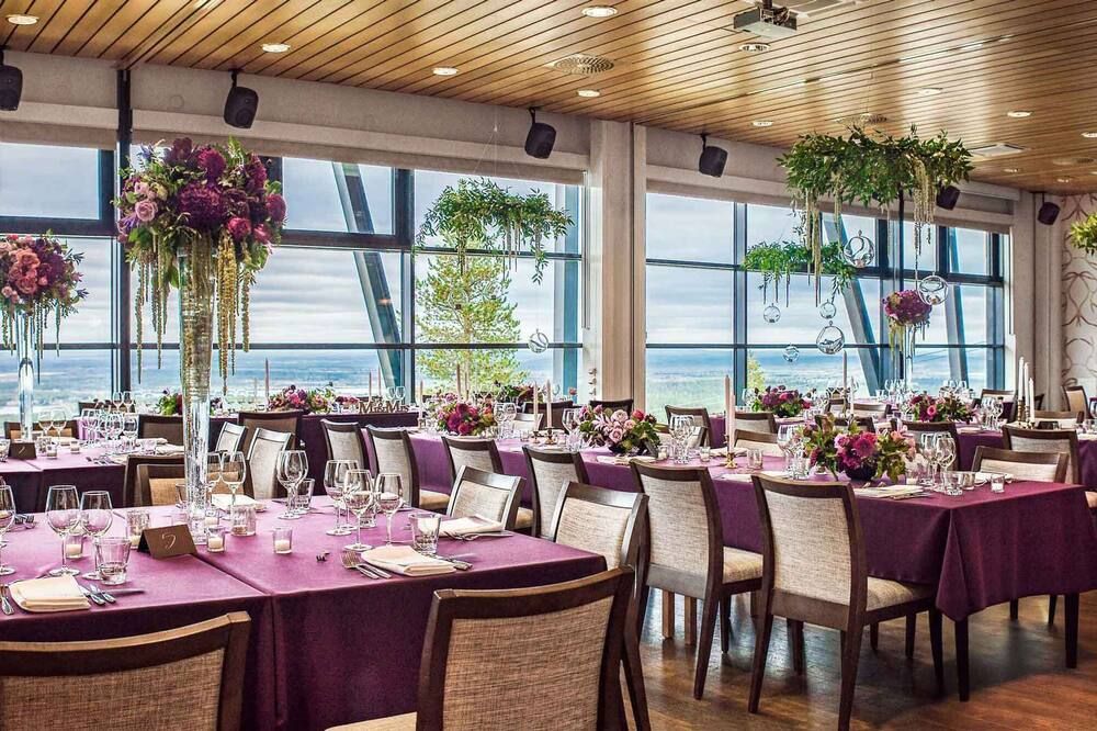 Banquet hall