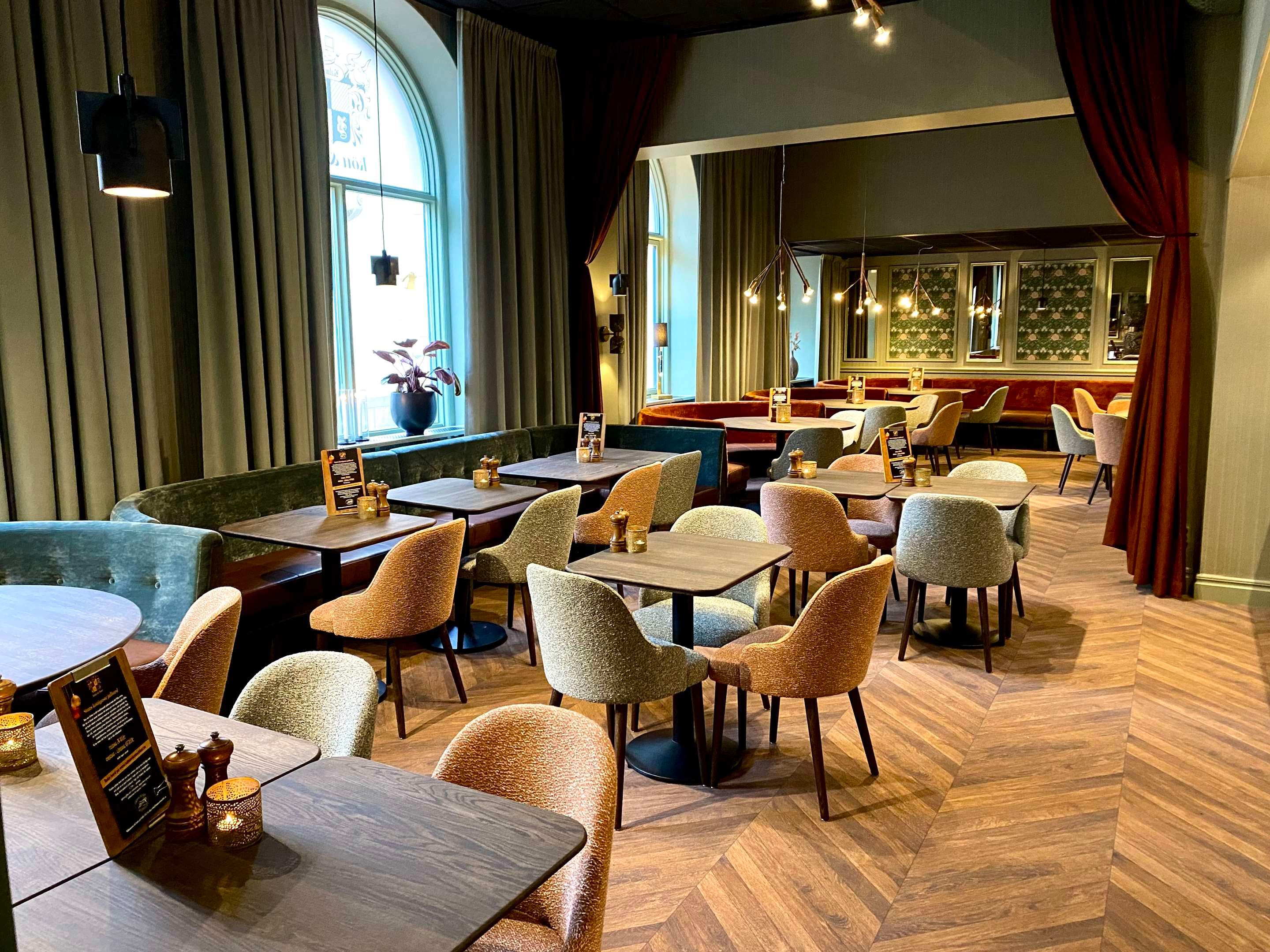 Restaurant Photo