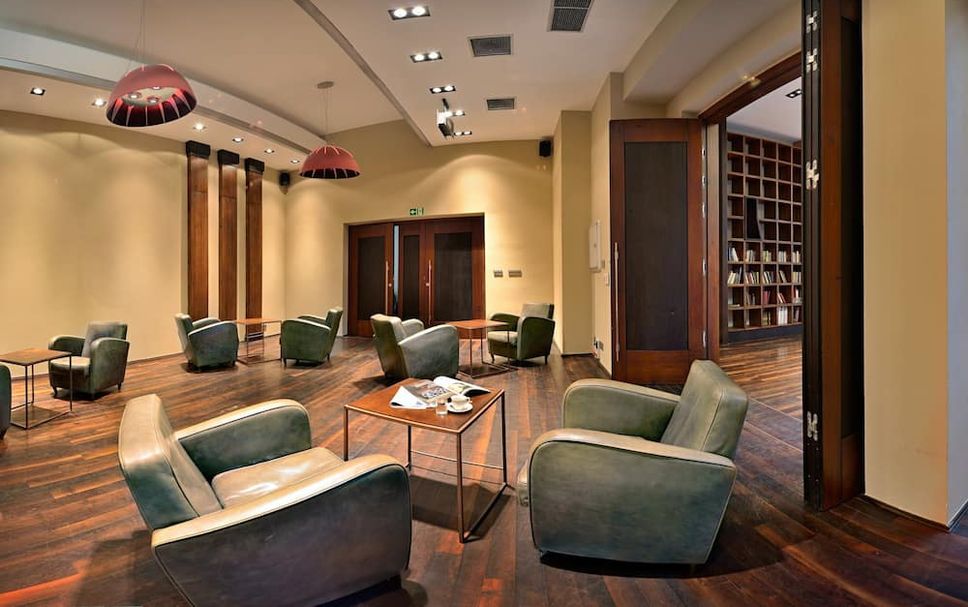 Lounge Photo