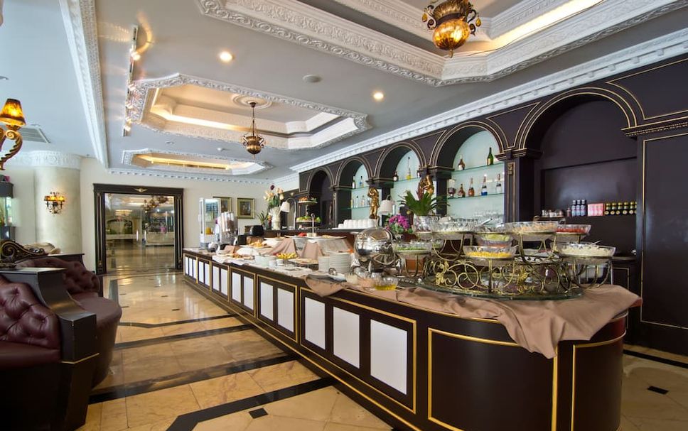 Buffet Photo