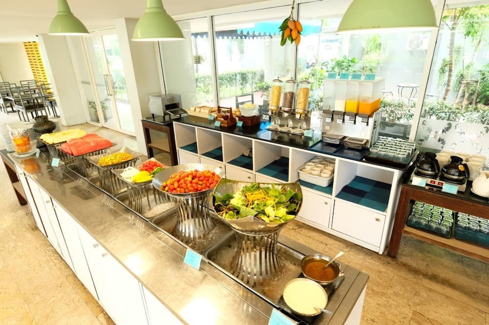 Buffet Photo