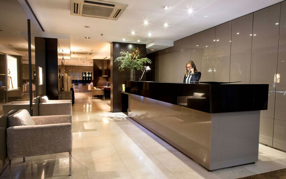 Front desk Photo