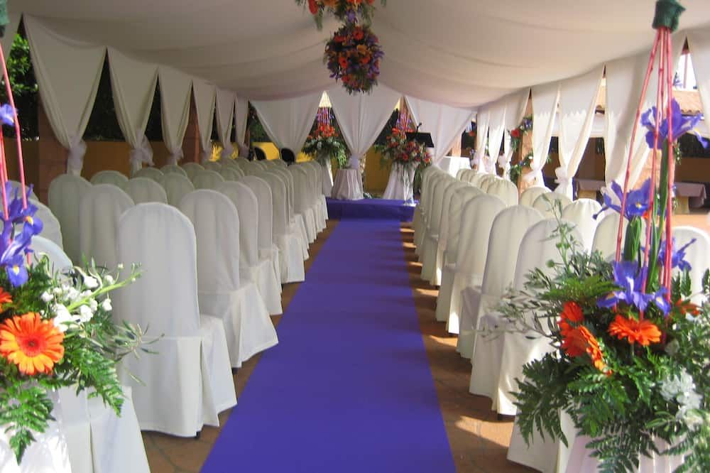 Banquet hall