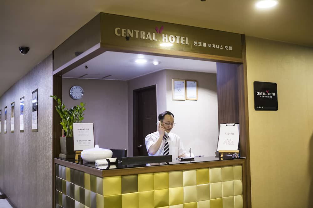 Front desk Photo