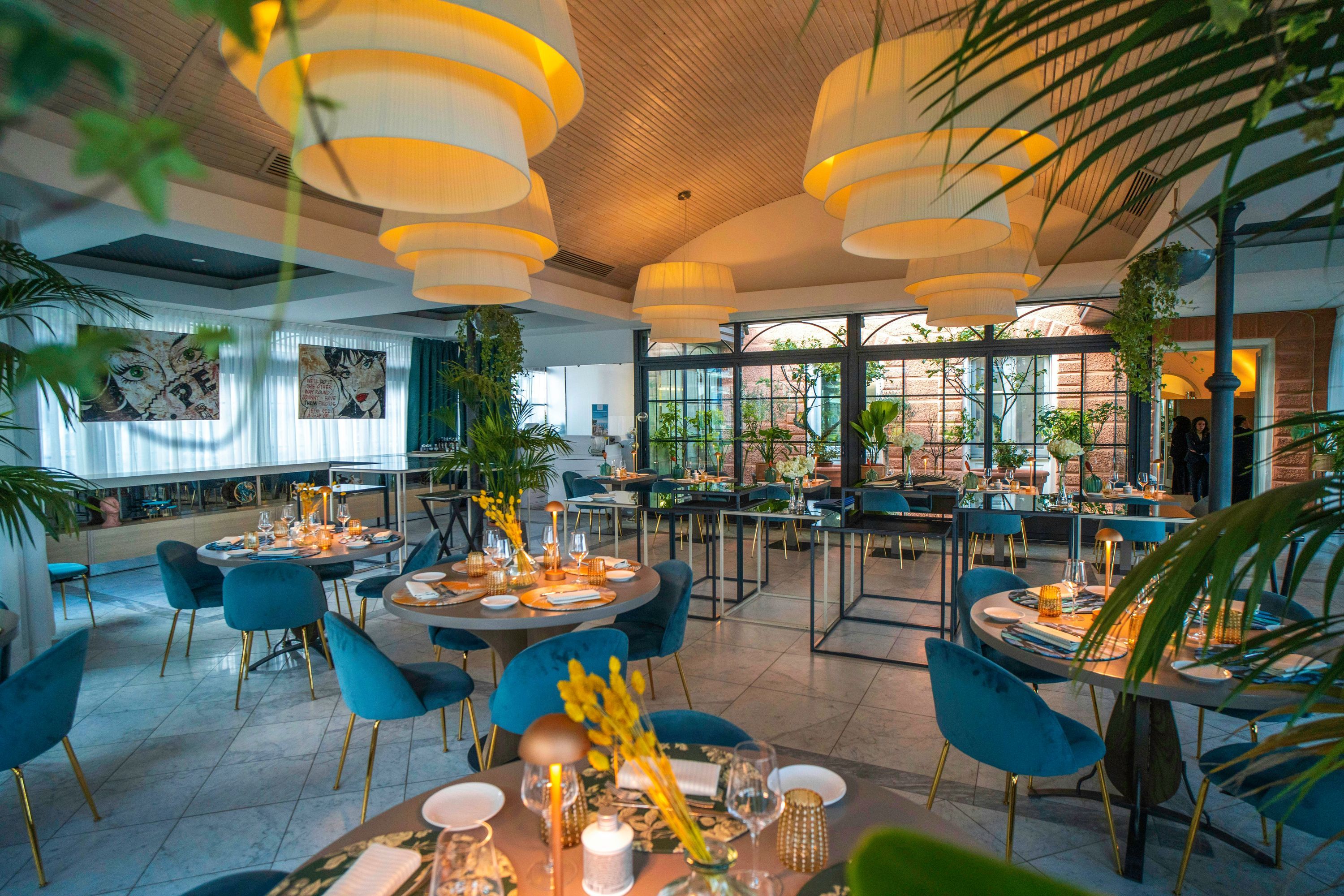 Restaurant Photo