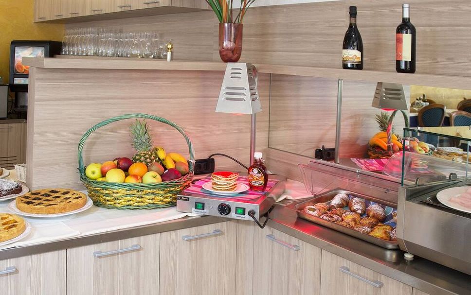 Buffet Photo