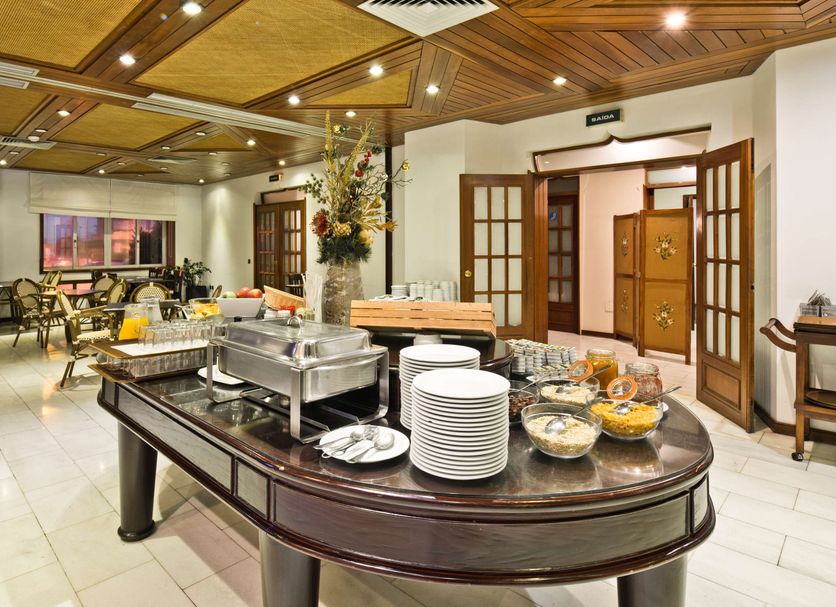 Buffet Photo