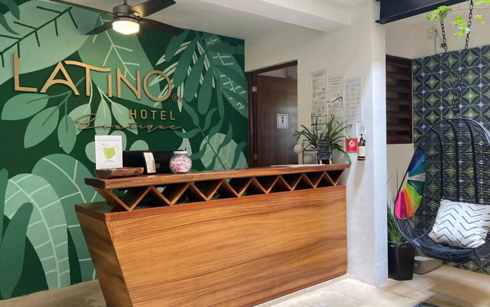 Front desk Photo