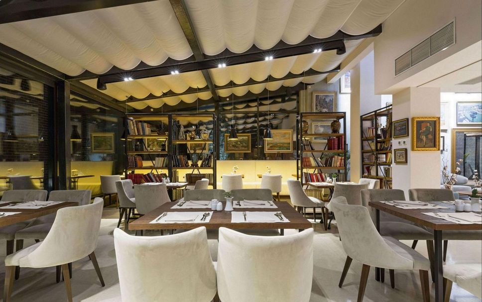 Restaurant Photo