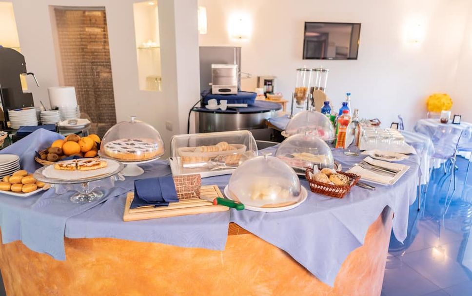 Buffet Photo