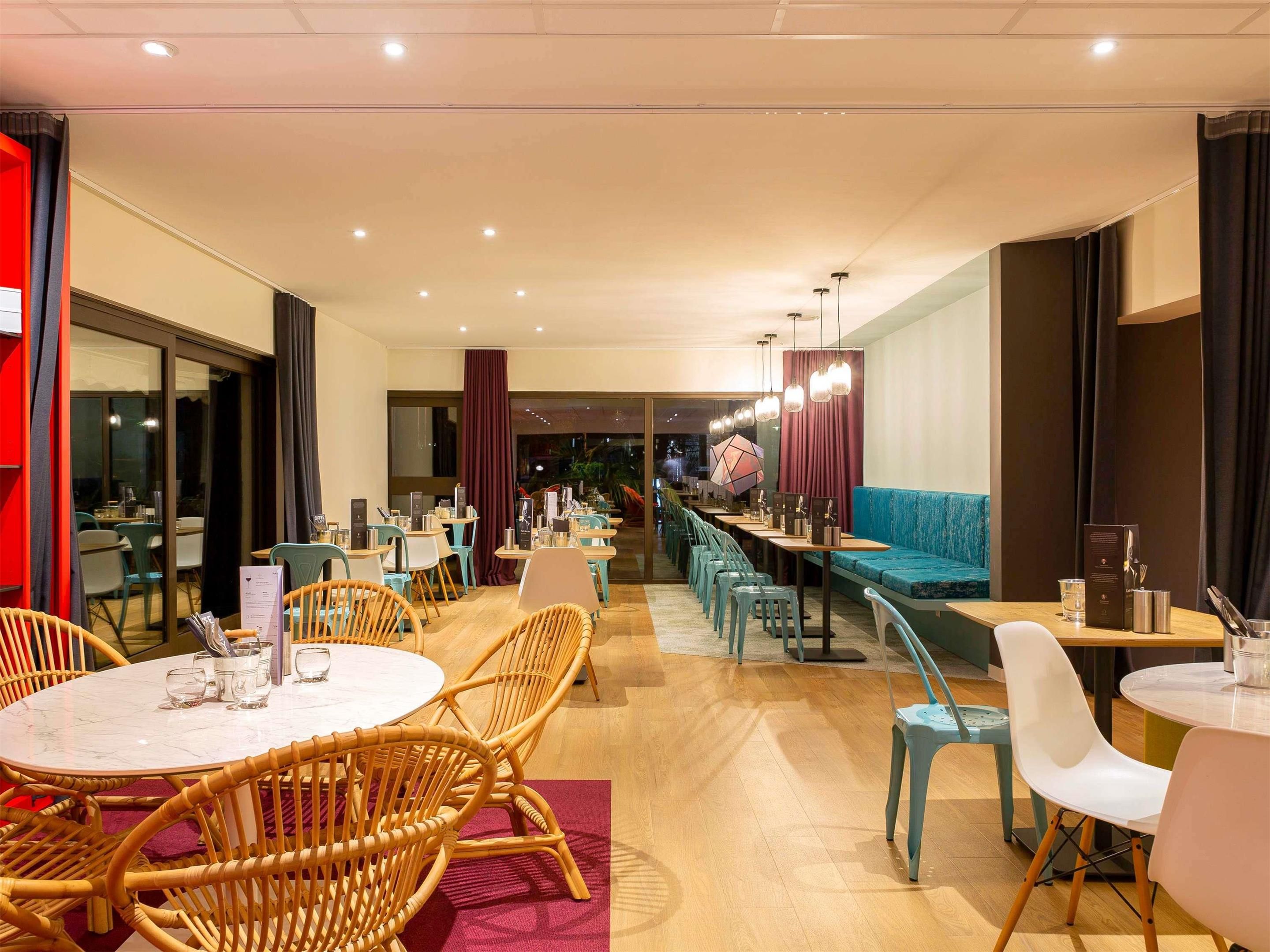 Restaurant Photo