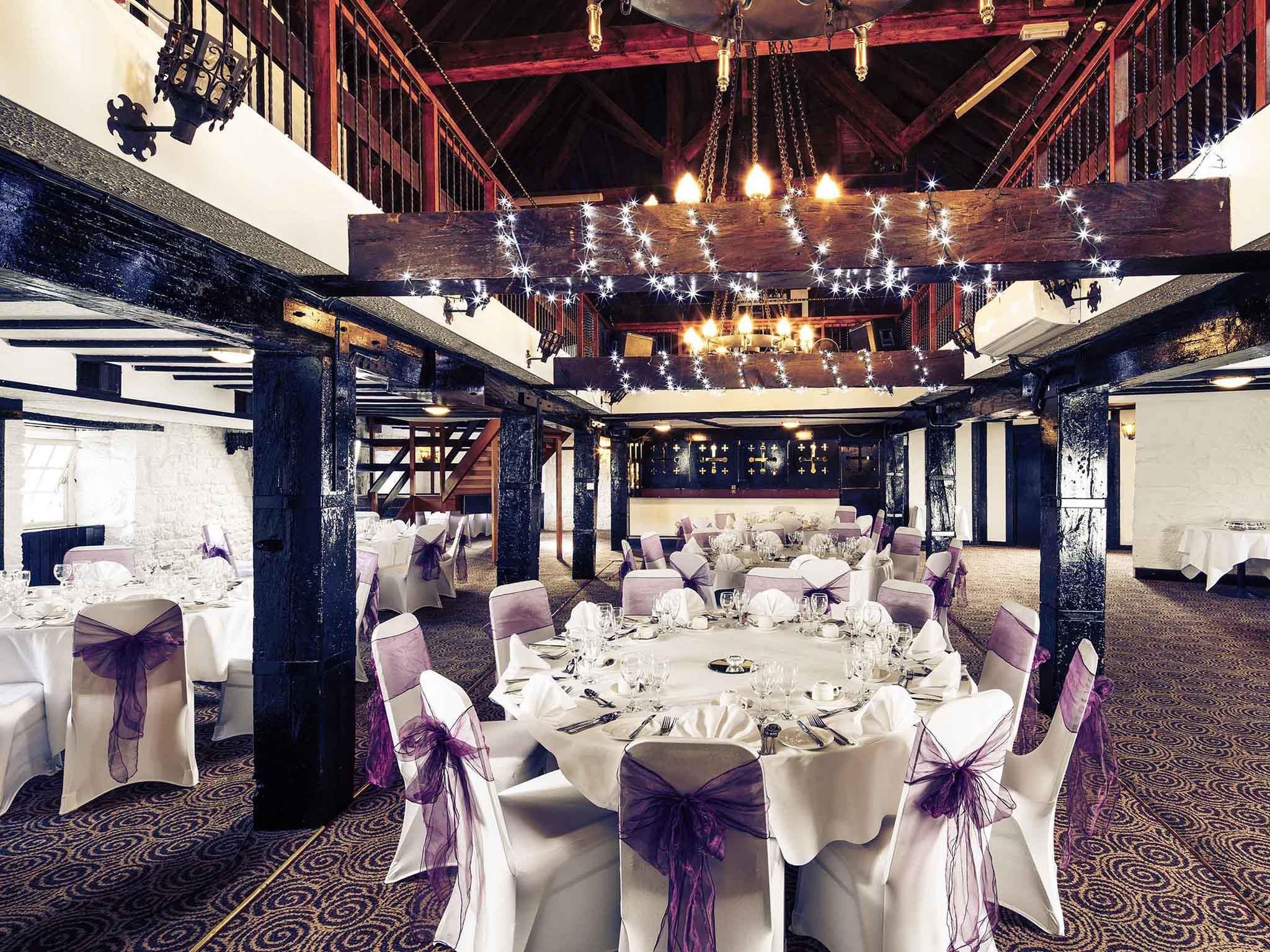 Banquet hall