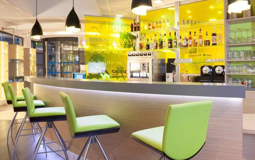 Bar Photo
