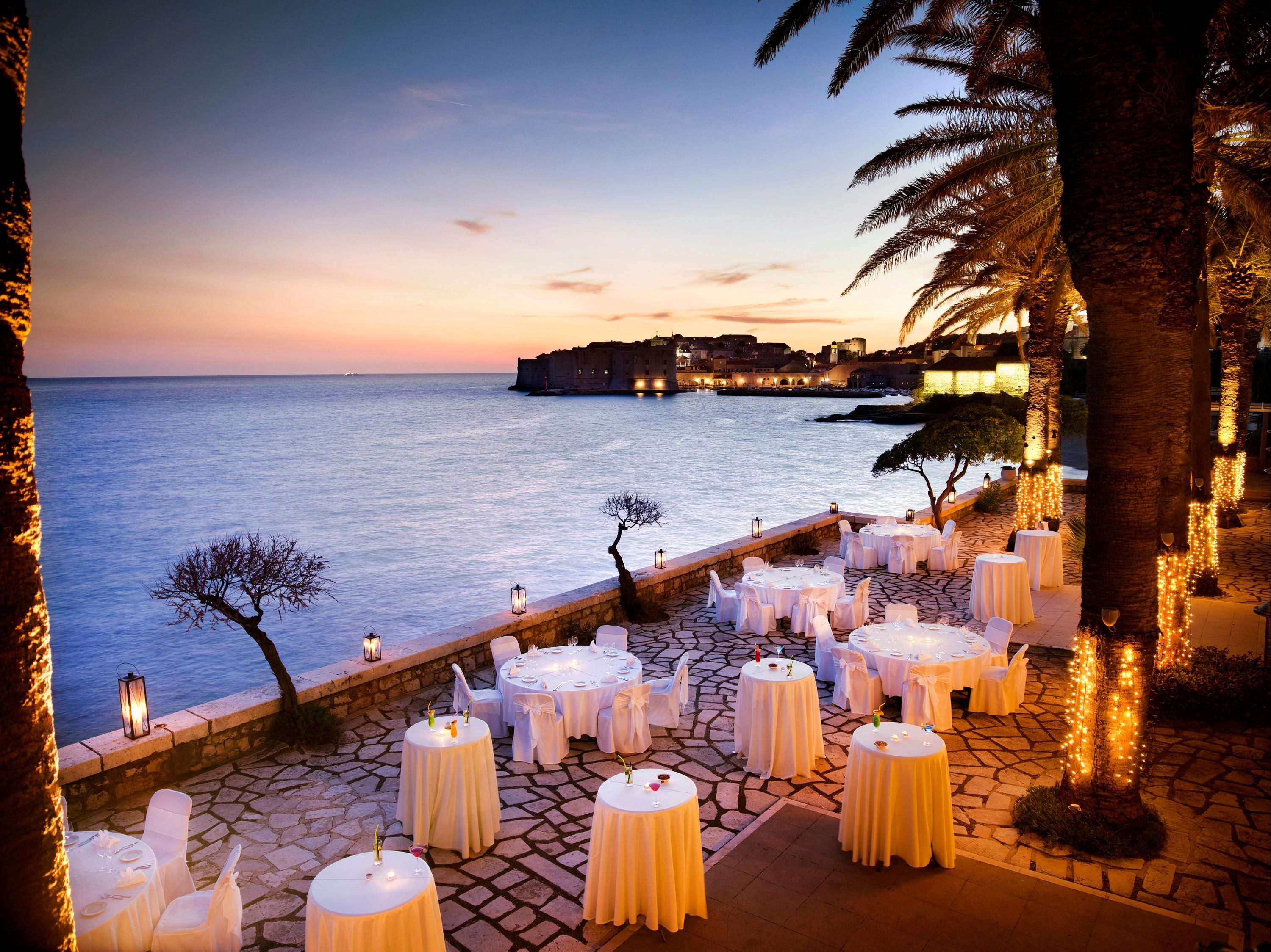 Banquet hall