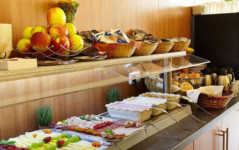 Buffet Photo