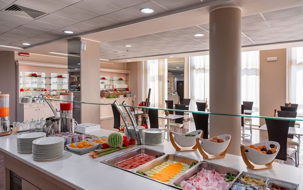 Buffet Photo
