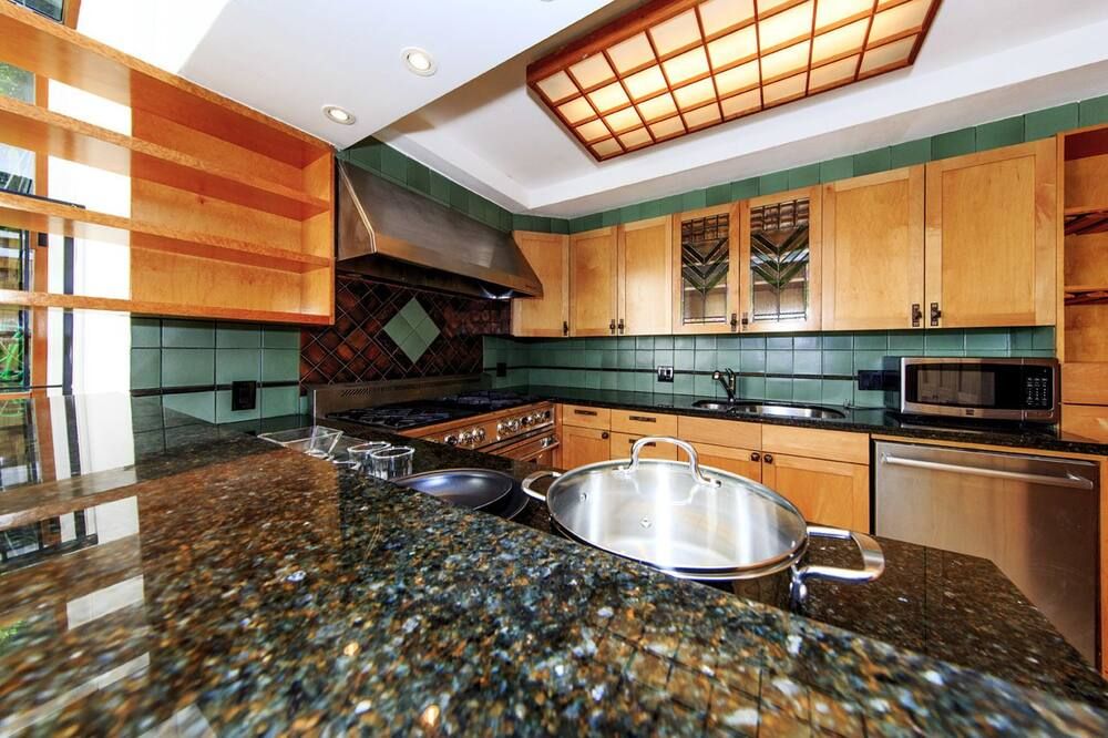Kitchen Photo